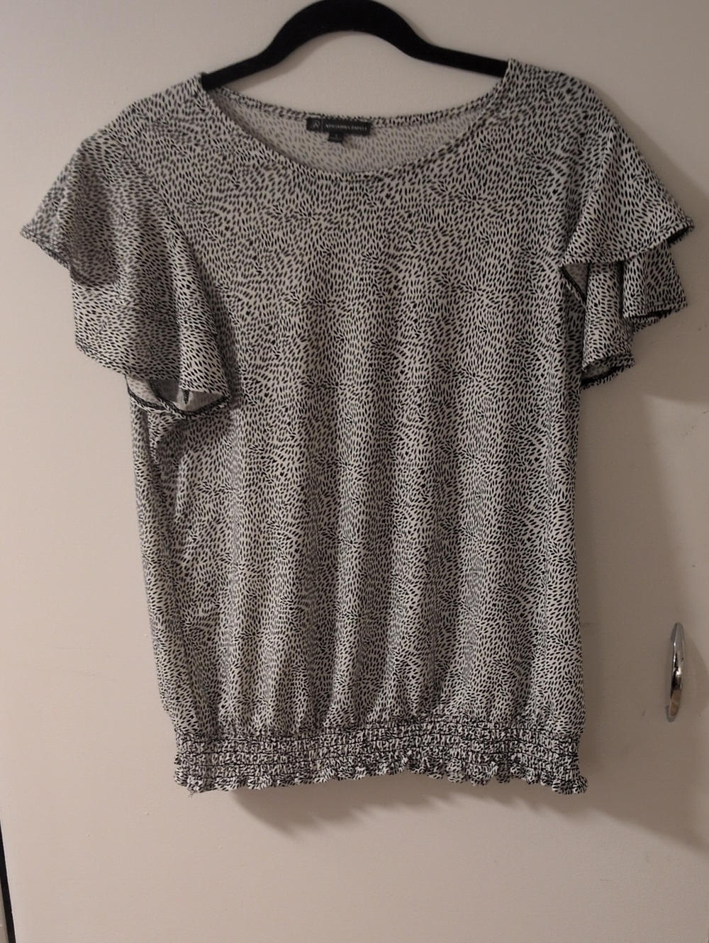 Women's Black & White Dot Flutter Sleeve Top